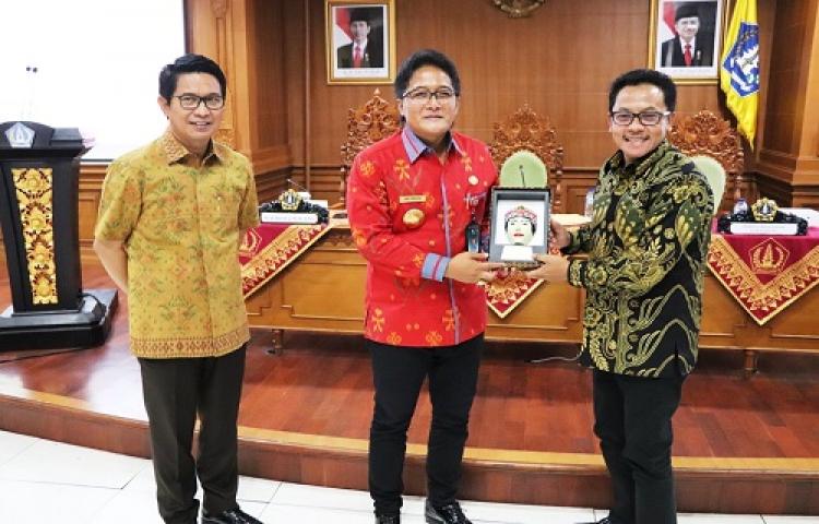 Bupati Badung Terima Kunja Kota Malang