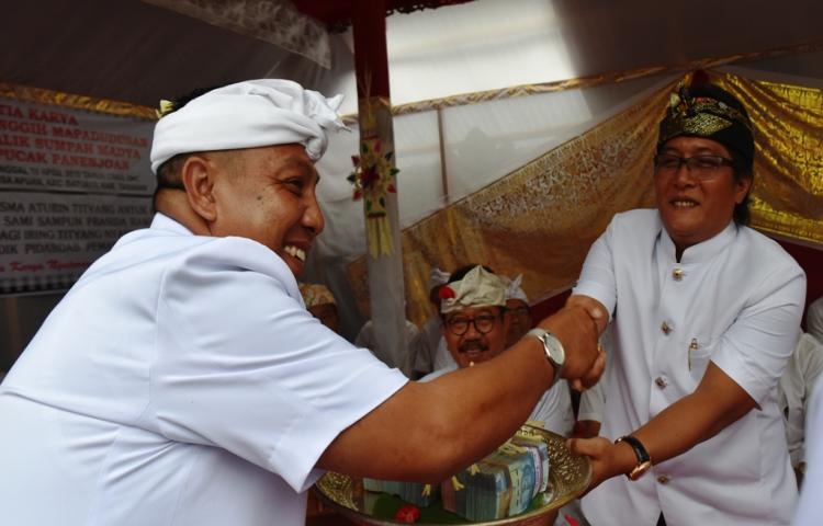 Bupati Giri Prasta Dampingi Wagub. Cok Ace  Hadiri Karya Tawur Balik Sumpah di Pura Pucak Penenjoan, Baturiti Tabanan