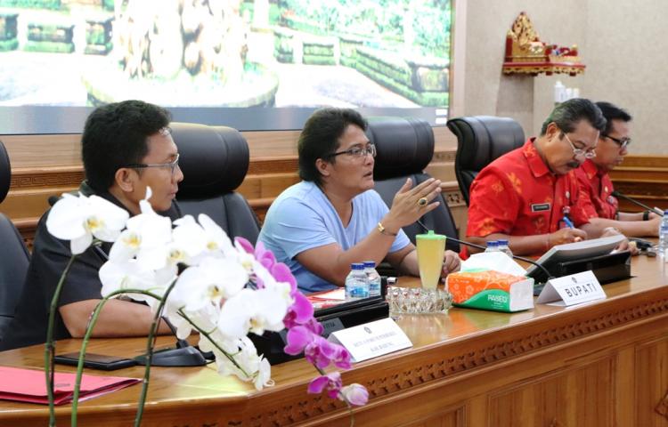 Bupati Giri Prasta Kukuhkan Forum Perbekel Se-Badung  Sekaligus Sosialisasi Pengelolaan TPST 