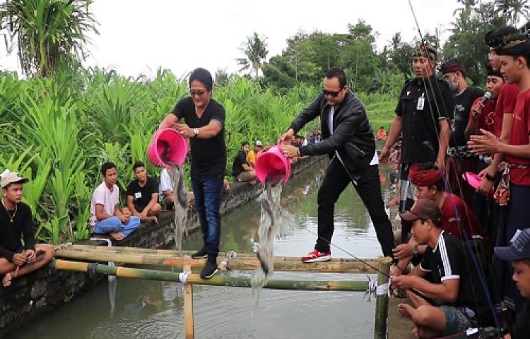 Bupati Giri Prasta hadiri Lomba mancing air deras stt. Sila karmaning Dharma