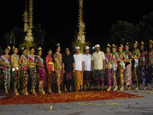 Bupati Badung Buka Parade Ogoh-Ogoh di Kampung Turis Kuta Giri Prasta : Festival Ogoh -Ogoh Jaga Seni Budaya, Perkuat Destinasi Kuta