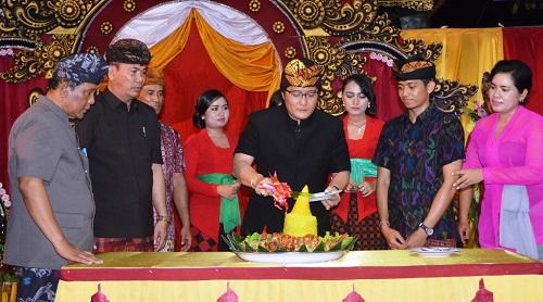 Bupati Giri Prasta Hadiri HUT STT Susila Dharma Br. Dawas Tibubeneng, Sekaa Teruna Tulang Punggung Pembangunan di Badung