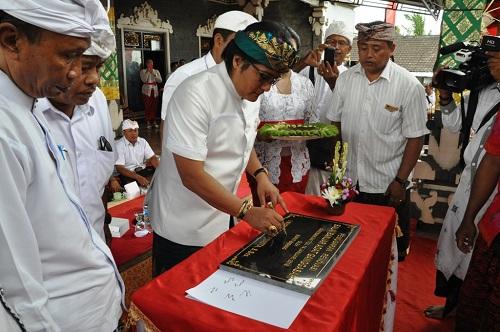 Bupati Giri Prasta Resmikan Balai Banjar Ganggasari Kapal 