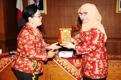 DWP Kota Balikpapan Kunjungi Puspem Badung