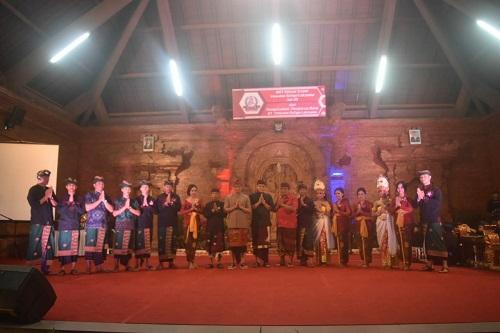 Hadiri Hut St. Satya Laksana Br. Giri Dharma Ungasan Wabup Suiasa Ajak Generasi Muda Tingkatkan Daya Saing