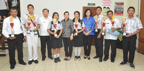 Penyerahan Piagam dan Piala Pemenang Lomba PKTP se-Badung Ny. Seniasih Giri Prasta: Jadilah Duta Terbaik Demi Kabupaten Badung  