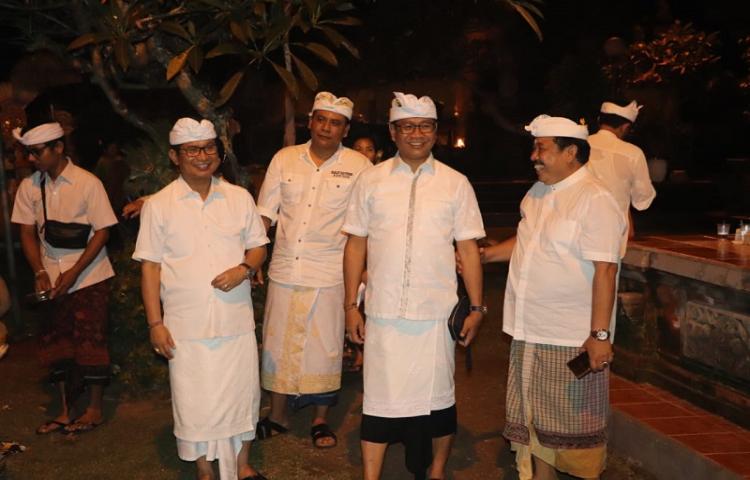 Persembahyangan Kuningan dan Siwaratri di Pura Lingga Bhuwana, Puspem Badung