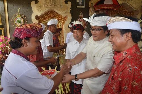 Resmikan Br. Angas Sari dan Serahkan Hibah di Ungasan, Bupati Giri Prasta Komit Wujudkan Pembangunan Menyeluruh dan Terpola
