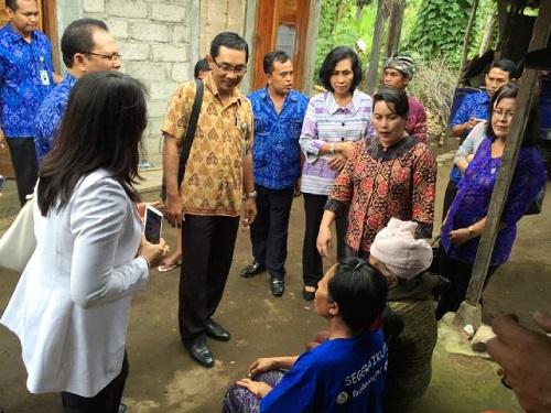 Safari Kesehatan PKK Badung Beri Bantuan Ny. Seniasih Giri Prasta Datangi Masyarakat  