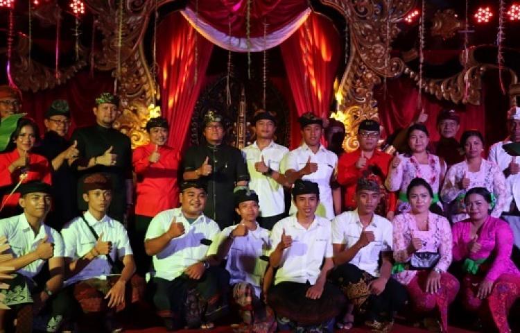 St. Wira Karya Banjar Kedampal Desa Abiansemal Dauh Yeh Cani Rayakan Hutnya yang Ke 46 Minggu 9 Desember 2018.