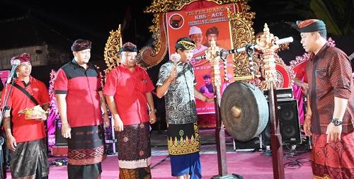 Suiasa Tutup Poesenides Desa Tumbakbayuh - Banjar Jeroan Juara Umum