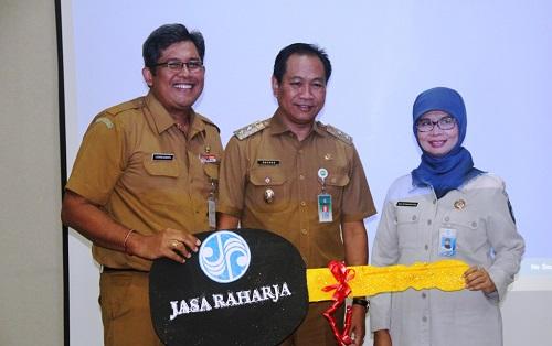 Tingkatkan Pelayanan Korban Kecelakaan, RSUD Mangusada Terima Hibah Ambulance dari Jasa Raharja Bali