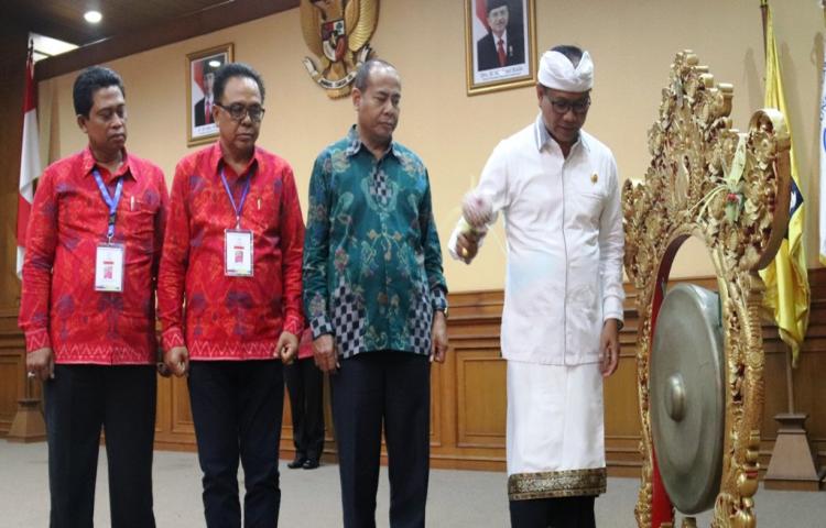 Wabup Suiasa Buka Muscab IX Gapensi Badung