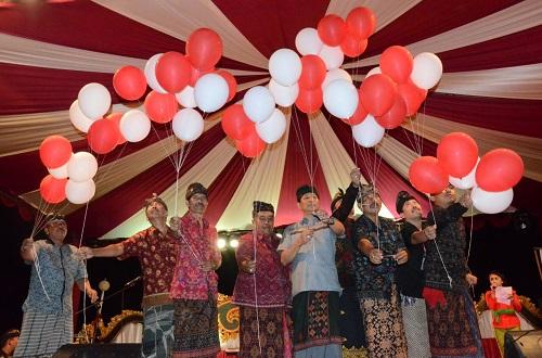 Wabup. Suiasa Tutup Porsenides Sibanggede