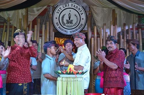 Wabup Suiasa Hadiri HUT STT Sri Yadnya Br Badung Sibanggede, STT Sebagai Wujud Bhakti dan Introspeksi Diri