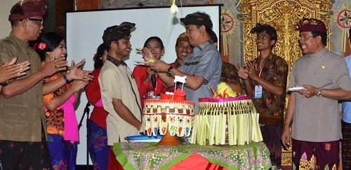 Wabup Suiasa Hadiri Puncak HUT STT Yowana Manggala Br. Gaduh Abianbase, Siap Dukung Kebutuhan Sekaa Teruna