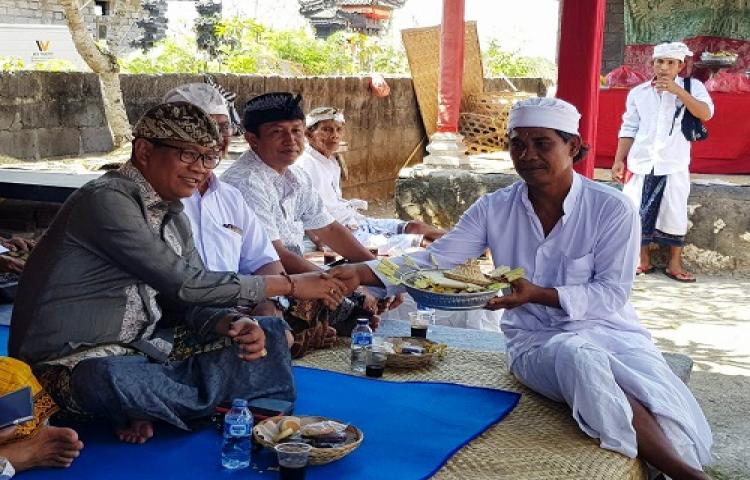  Wakil Bupati Badung Hadiri Piodalan Di Pura Dadia Pande Jimbaran