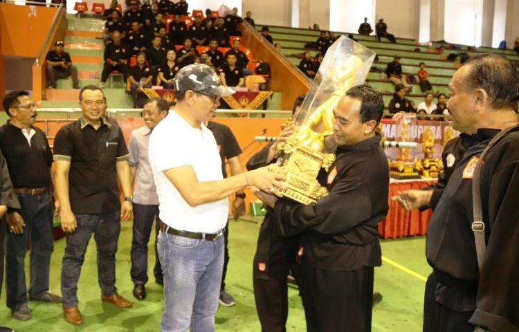 Wakil Bupati Suiasa Buka Kejuaraan Pencak Silat di Gor Purna Krida Kerobokan, Ingatkan Pelatih Pengurus dan Atlit Bekerja Keras