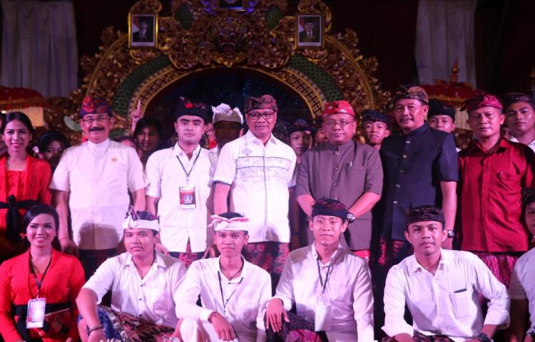 Wakil Bupati Suiasa Hadiri HUT Sekaa Teruna Wira Bhakti, Br. Pande, Mengwi