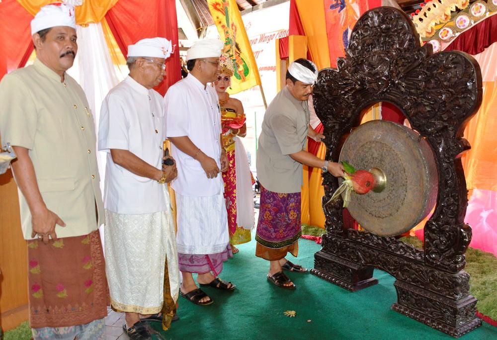"Asih, Punia, Bhakti". Loka Sabha IV Maha Semaya Warga Pande Kab. Badung
