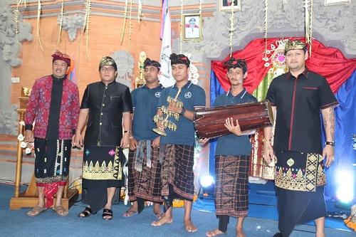  Hadiri HUT ST Tri Cakti Br. Adat Angantiga Bupati Ajak ST Laksanakan Konsep Tri Hita Karana