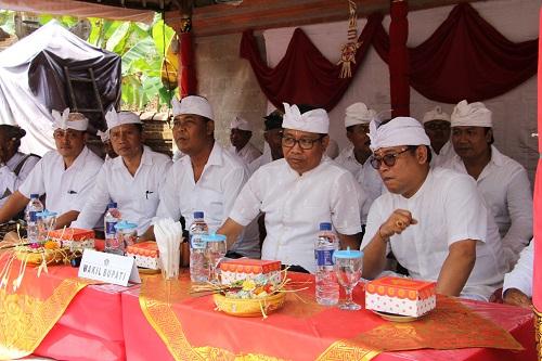  Wakil Bupati I Ketut Suiasa Apresiasi Pelaksanaan Karya Pura Dalem Puri Carangsari