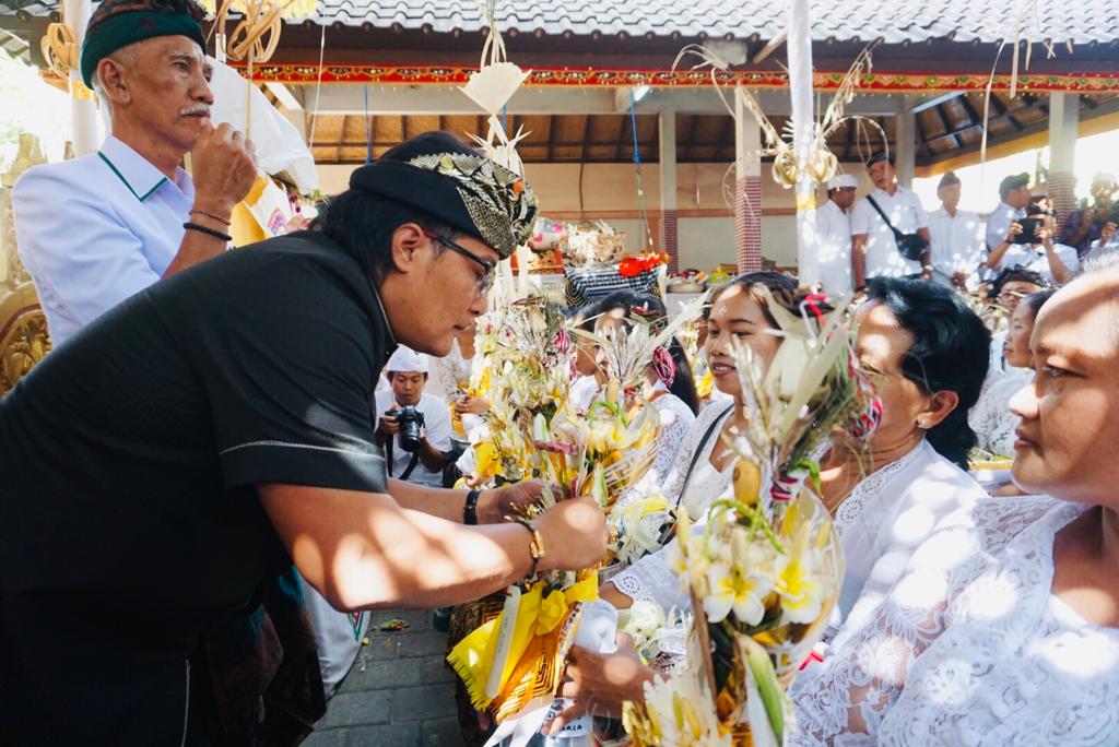 Bupati Giri Prasta Hadiri Karya Pitra dan Manusa Yadnya di Tangeb, Apresiasi Sikap Gotong Royang tiga Desa Adat Tangeb, Abianbase dan Semate