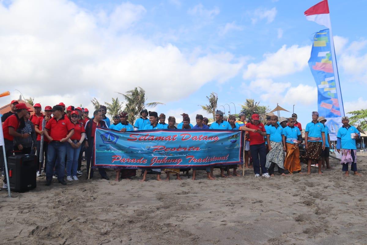 100 jukung ikuti parade jukung tradisional