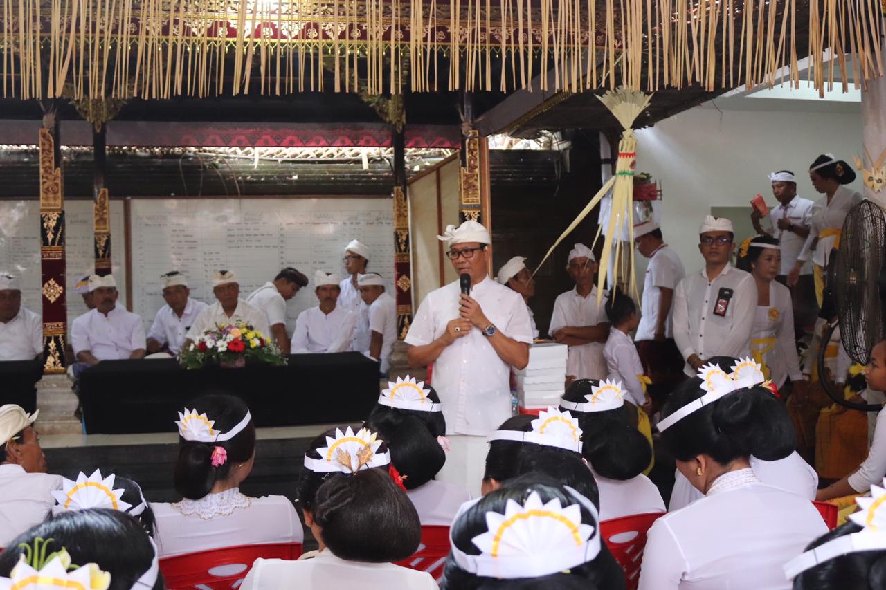 Wabup Suiasa hadiri Upacara Karya Wraspati Kalpa di Pura Dalem Dasar Adat Sibanggede