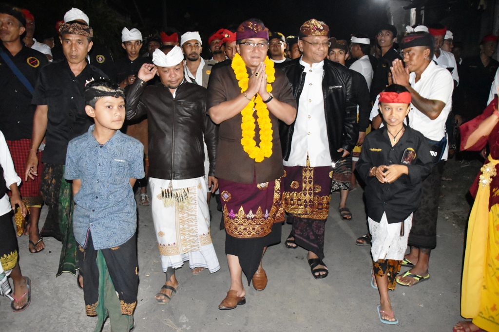Bupati Giri Prasta Hadiri Pitra Yadnya di Bangli