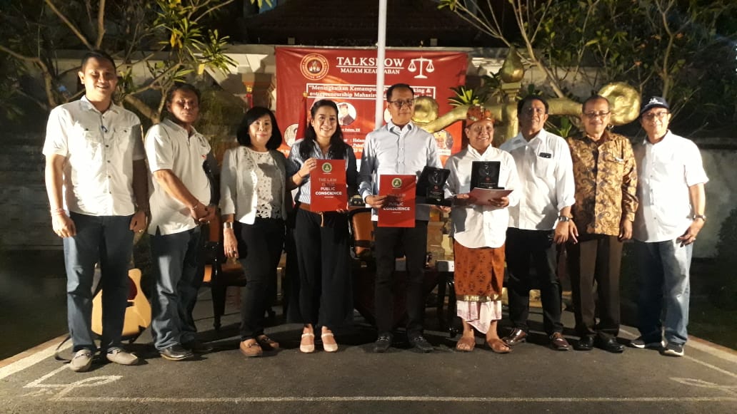 Wakil Bupati Badung jadi nara sumber pada malam keakraban Universitas Dwijendra Denpasar 
