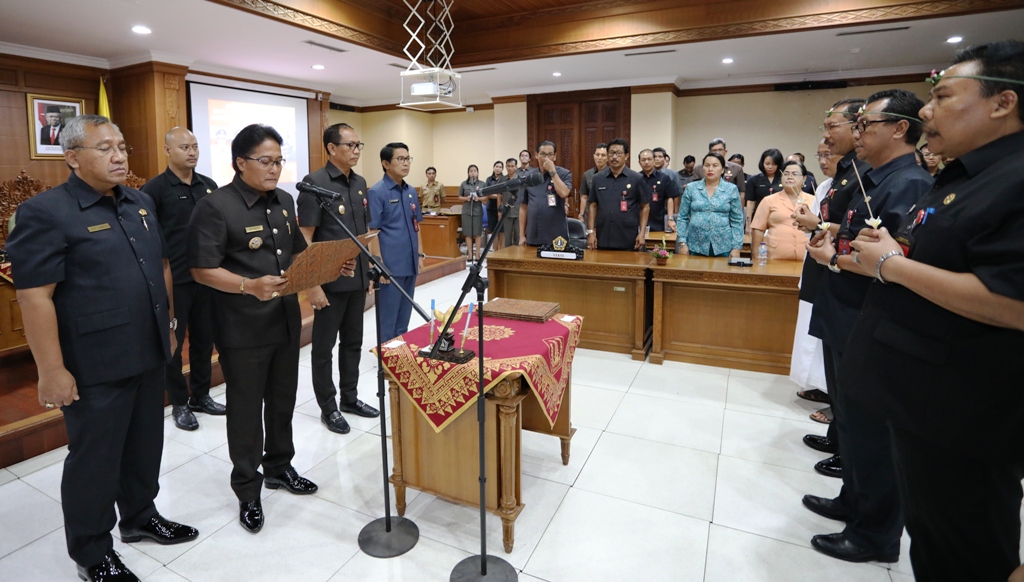 Bupati Badung Lantik 43 Pejabat di Pemkab Badung Bupati Giri Prasta : Tingkatkan Integritas dan Komitmen Terhadap Pemkab Badung