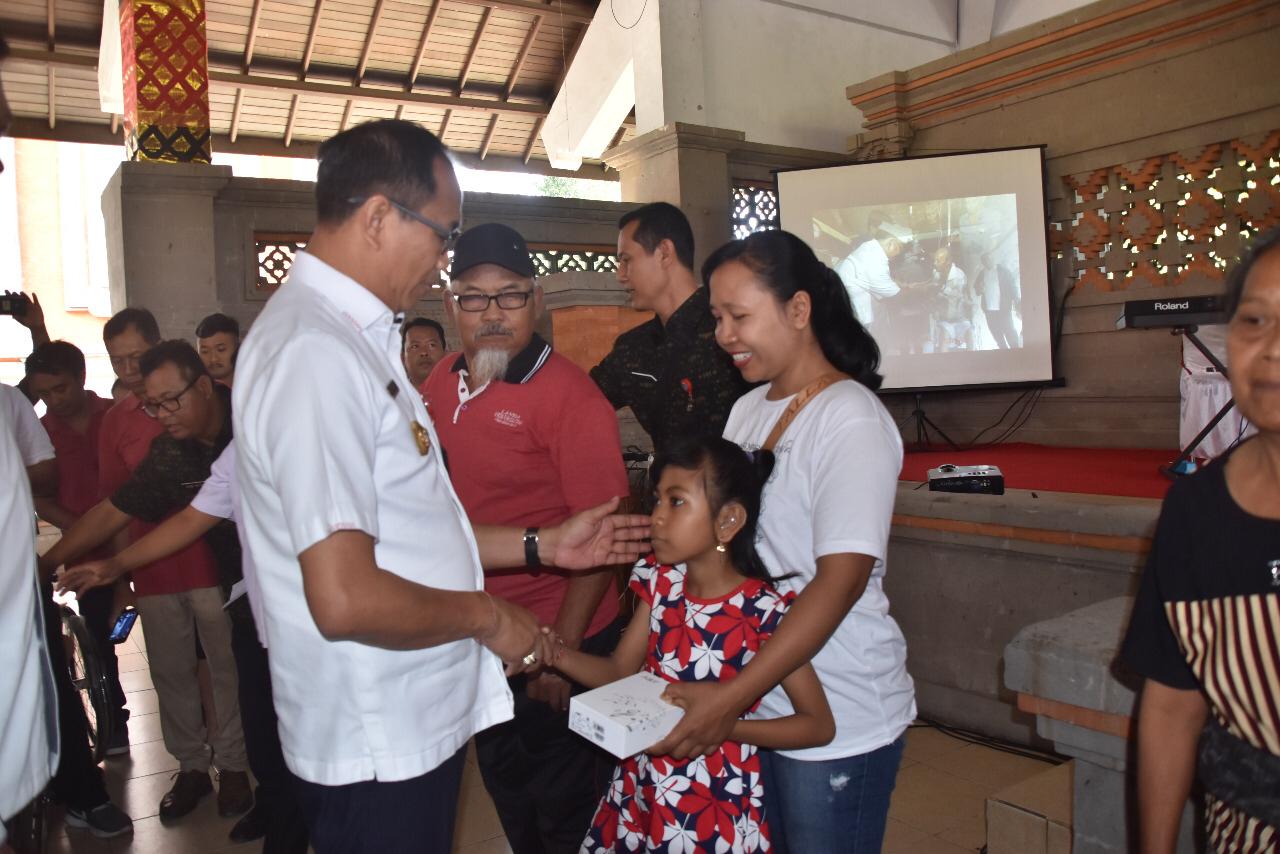 Peringatan Hari Disabilitas di Kabupaten Badung, Wabup Suiasa Serahkan Alat Bantu Kecacatan