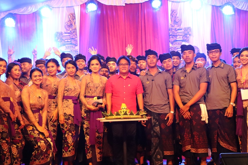 Bupati Badung Giri Prasta Hadiri HUT ST Dwi Bhuana Santhi ke-44, Harapkan Jadi Generasi Milenial Yang Kreatif dan Berinovasi