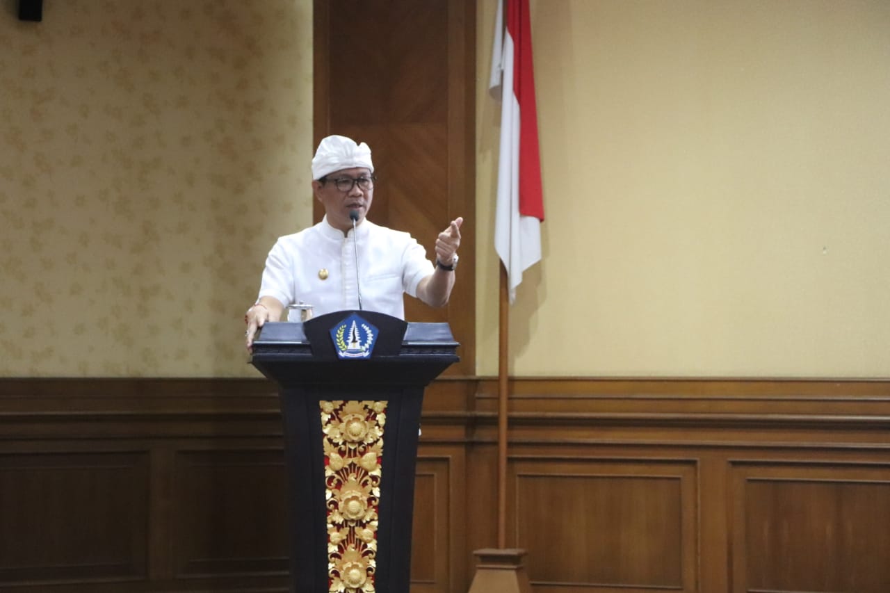 Percepatan Kepemilikan dan Pencatatan Sipil Bagi Penduduk di Badung  Wabup Suiasa Buka Sosialisasi Kependudukan dan Pencatatan Sipil 