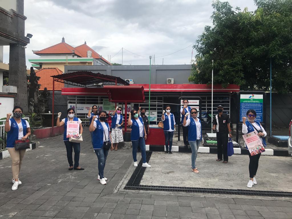 IWAPI Badung Berkontribusi Di Tengah Pandemi Covid-19, Bagikan Masker dan Sabun Cuci Tangan Kepada Masyarakat