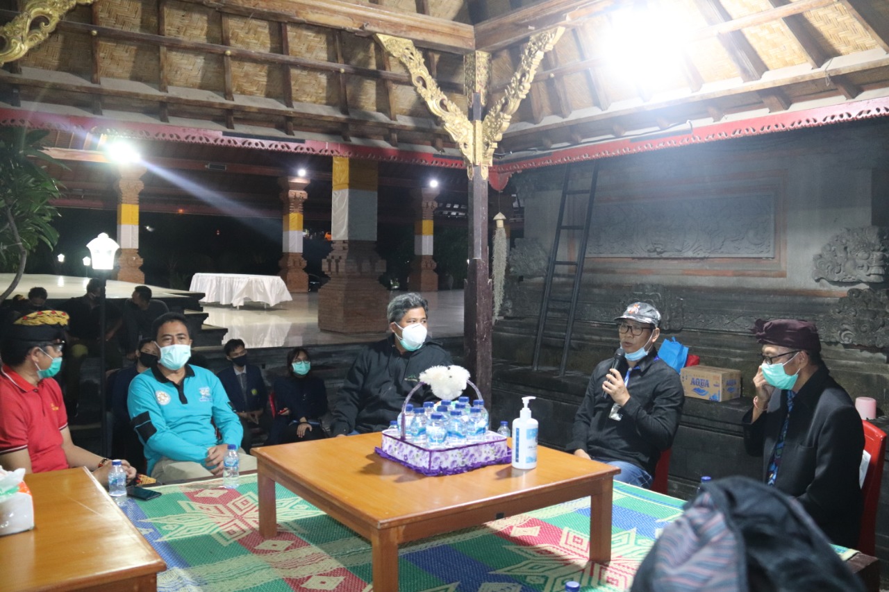 Wabup Suiasa Kunjungi 11 Posko Covid -19 di Desa Dalung, Ajak Masyarakat Tetap Terapkan Protokol Kesehatan Di Tengah Budaya Hidup Baru