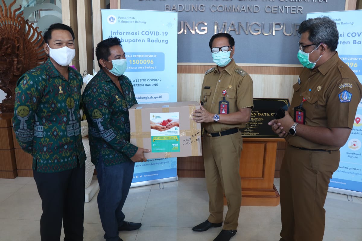 Wabup Suiasa Terima Sumbangan Dari Berbagai Unsur, Partisipasi Dalam Penanggulangan Covid-19 di Badung