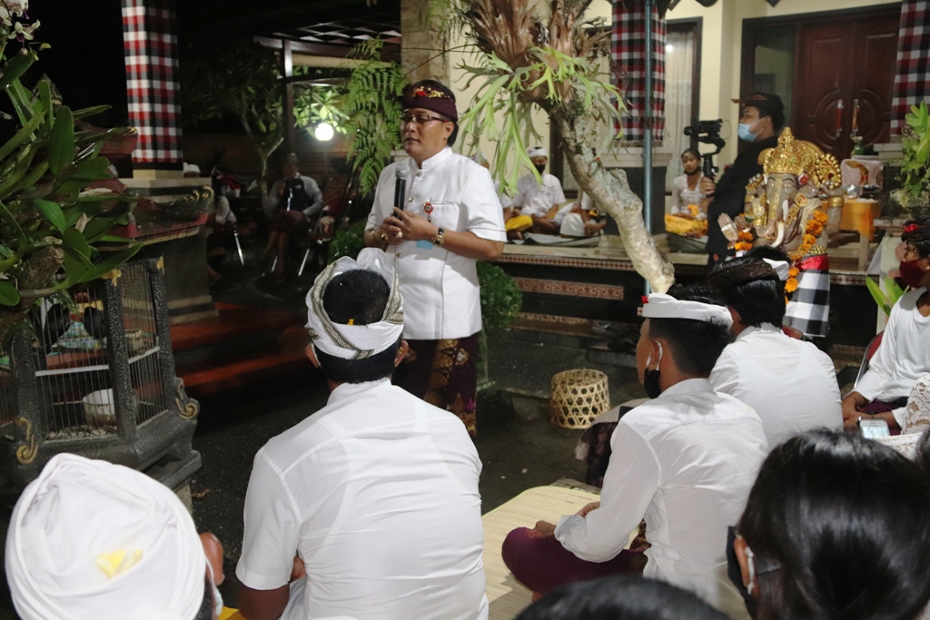 Bupati Giri Prasta Hadiri Upacara Atma Wedana di Griya Simpangan Manuaba, Kuwum