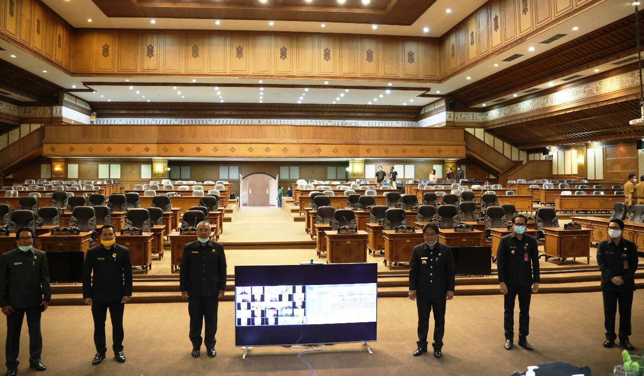 Sidang Paripurna Dilakukan Secara Virtual, Dewan Sampaikan Rekomendasi atas LKPJ Bupati Badung 2019