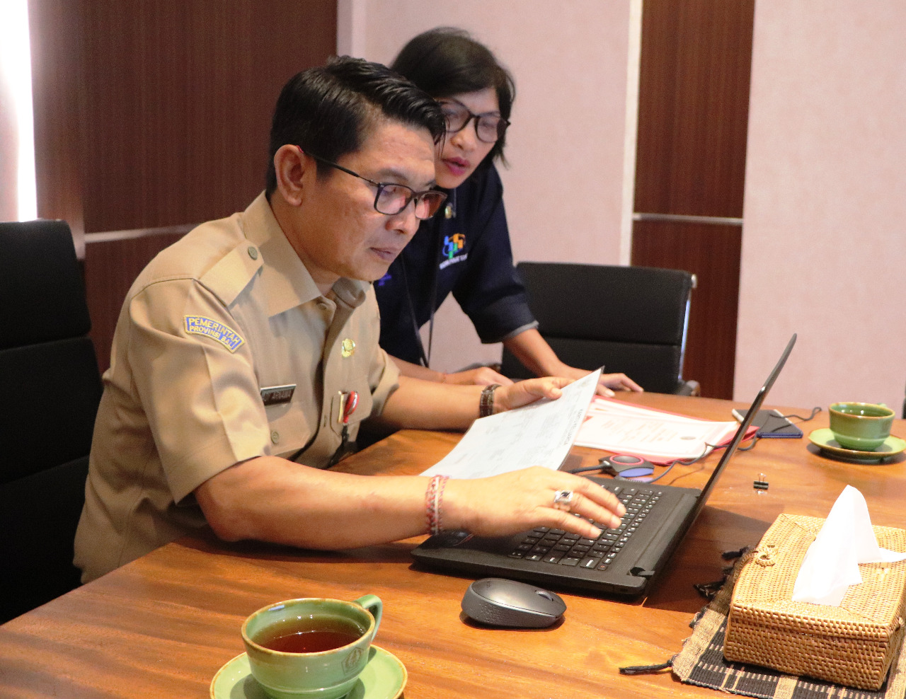 Sensus Penduduk Online di Kabupaten Badung Sekda Adi Arnawa Awali Pengisian Data Sensus