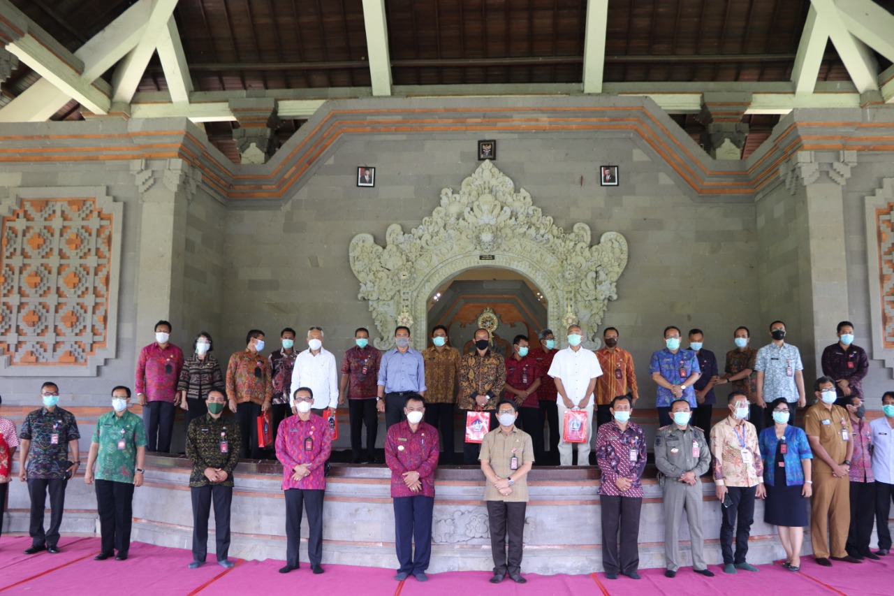 Lepas Pejabat Yang Purna Tugas, Pjs Bupati Badung Ingatkan Tetap Berkarya di Tengah Masyarakat