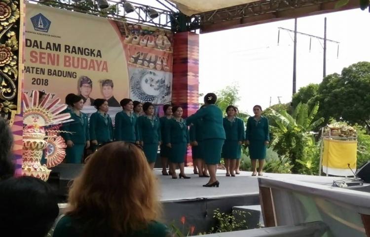 Lomba Paduan Suara Koor dan Yel PKK