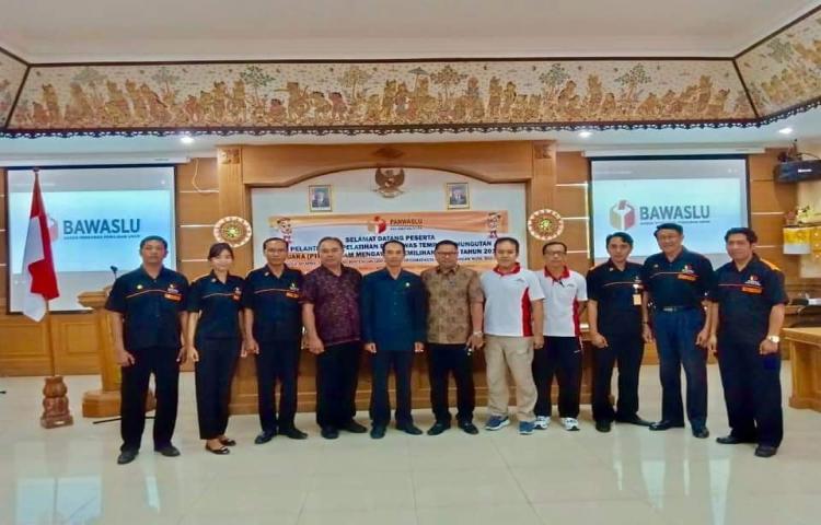 Pelantikan dan pelatihan pengawas TPS Kecamatan Kuta