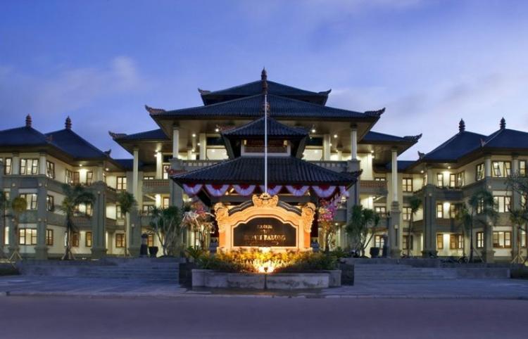 Gerakan kebersihan di Pantai Puri Bali