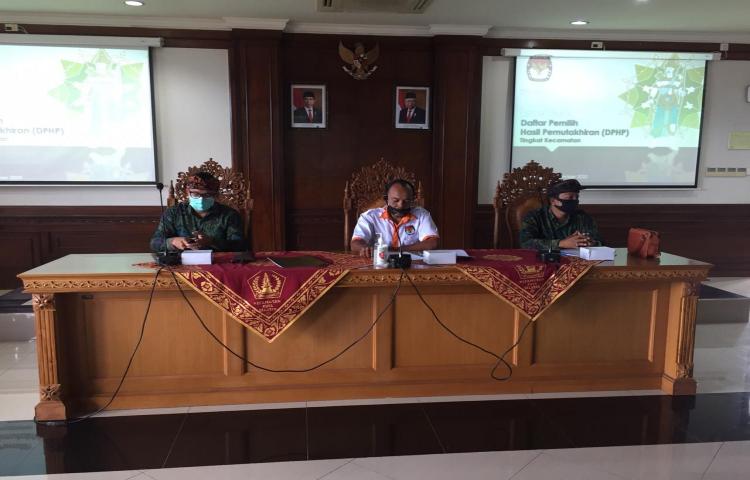 Rapat Pleno Daftar Pemilih Hasil Pemuktahiran (DPHP) Tingkat Kecamatan