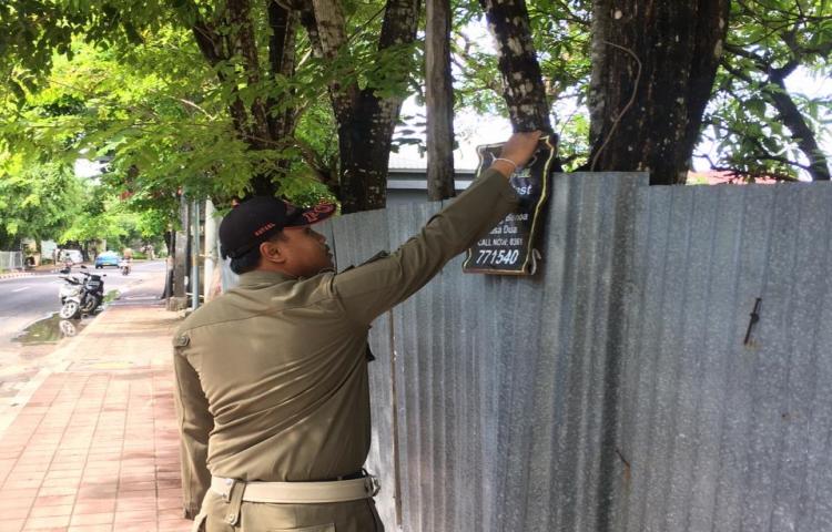 Tempel Reklame di Pohon, Satpol PP Tindak Tegas Pelakunya
