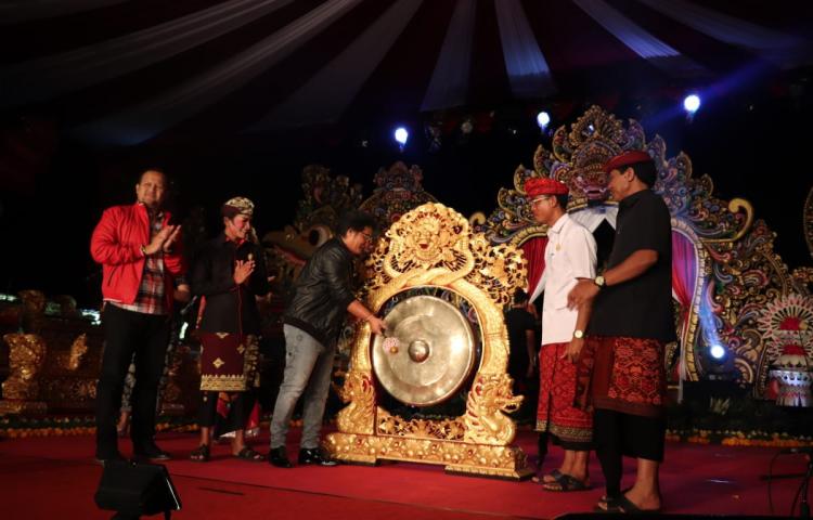 Bupati Apresiasi Porsenides Desa Abiansemal Dauh Yeh Cani