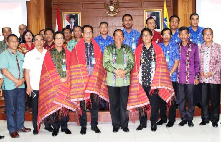 Bupati Badung Terima Kunja Bupati Samosir