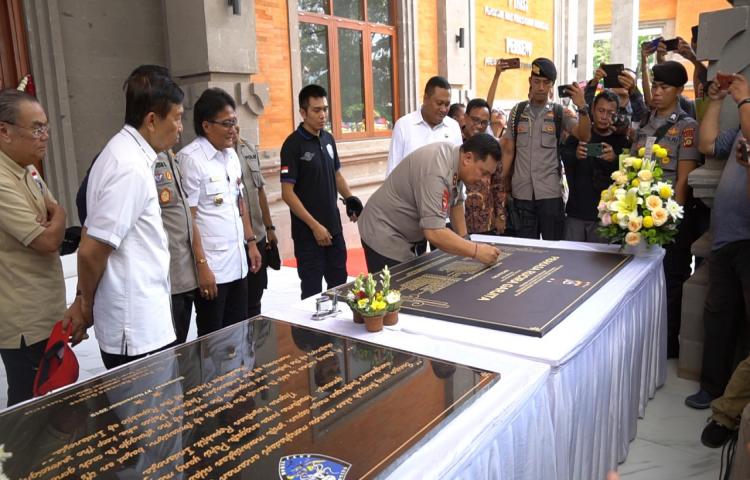 Bupati Badung hadiri Peresmian Gedung Prakasa Rucira Garjita Polda Bali